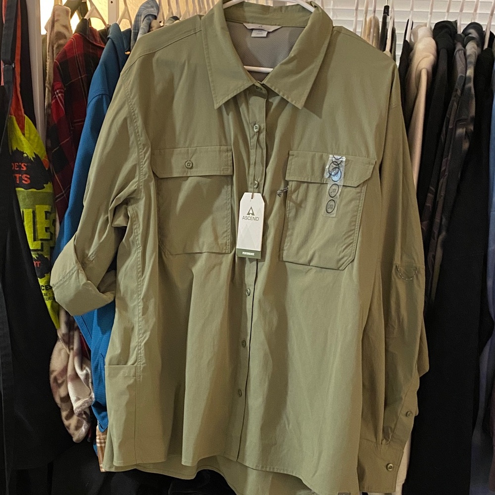 Ascend Women’s Utility Sage Green Shirt